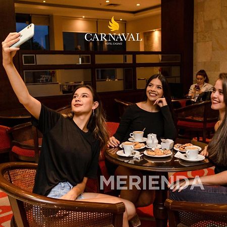 Carnaval Hotel Casino Encarnación Екстериор снимка Merienda at the hotel