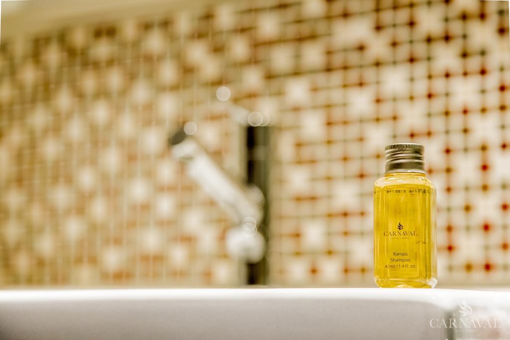 Carnaval Hotel Casino Encarnación Екстериор снимка A bottle of shower gel