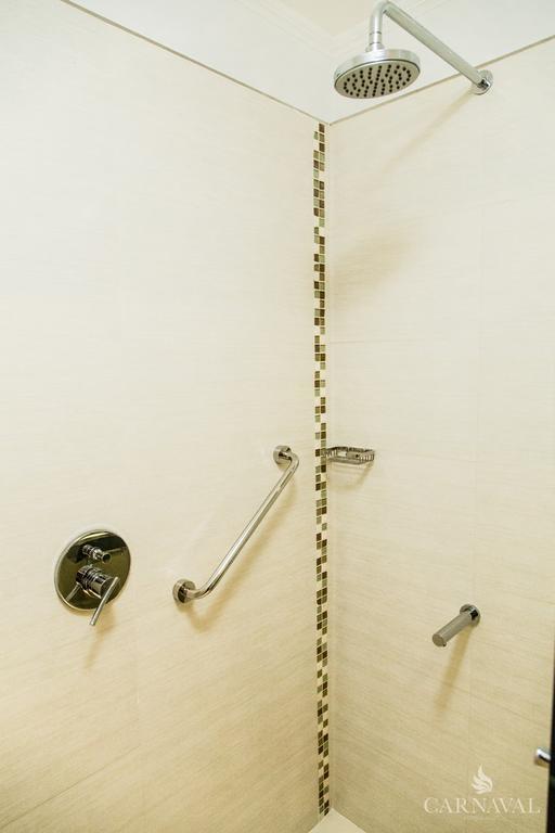 Carnaval Hotel Casino Encarnación Екстериор снимка A shower rail