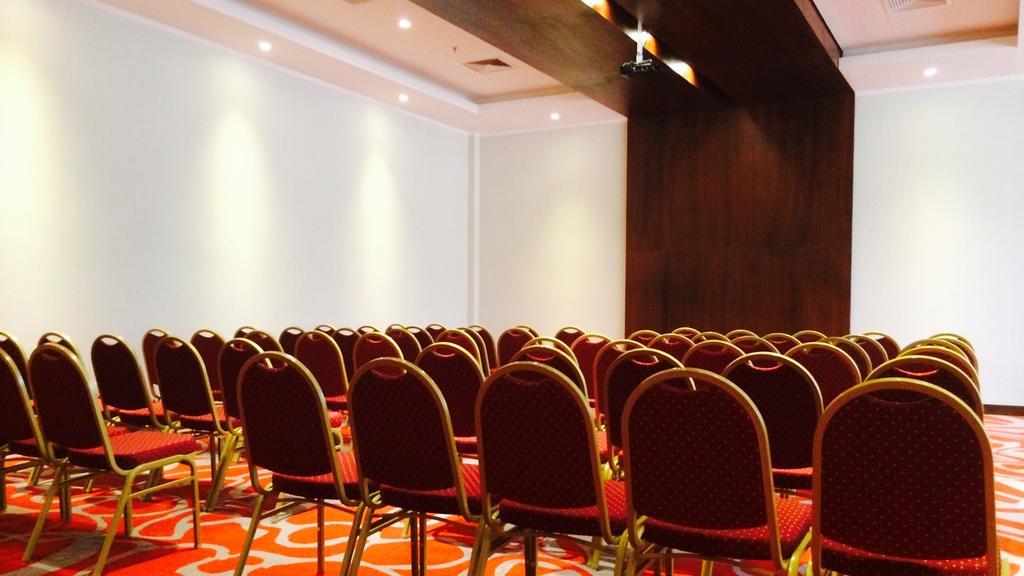 Carnaval Hotel Casino Encarnación Екстериор снимка A conference room
