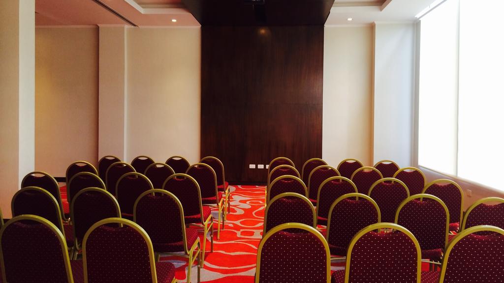 Carnaval Hotel Casino Encarnación Екстериор снимка Meeting room
