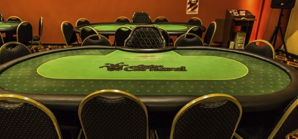 Carnaval Hotel Casino Encarnación Екстериор снимка A table at the casino