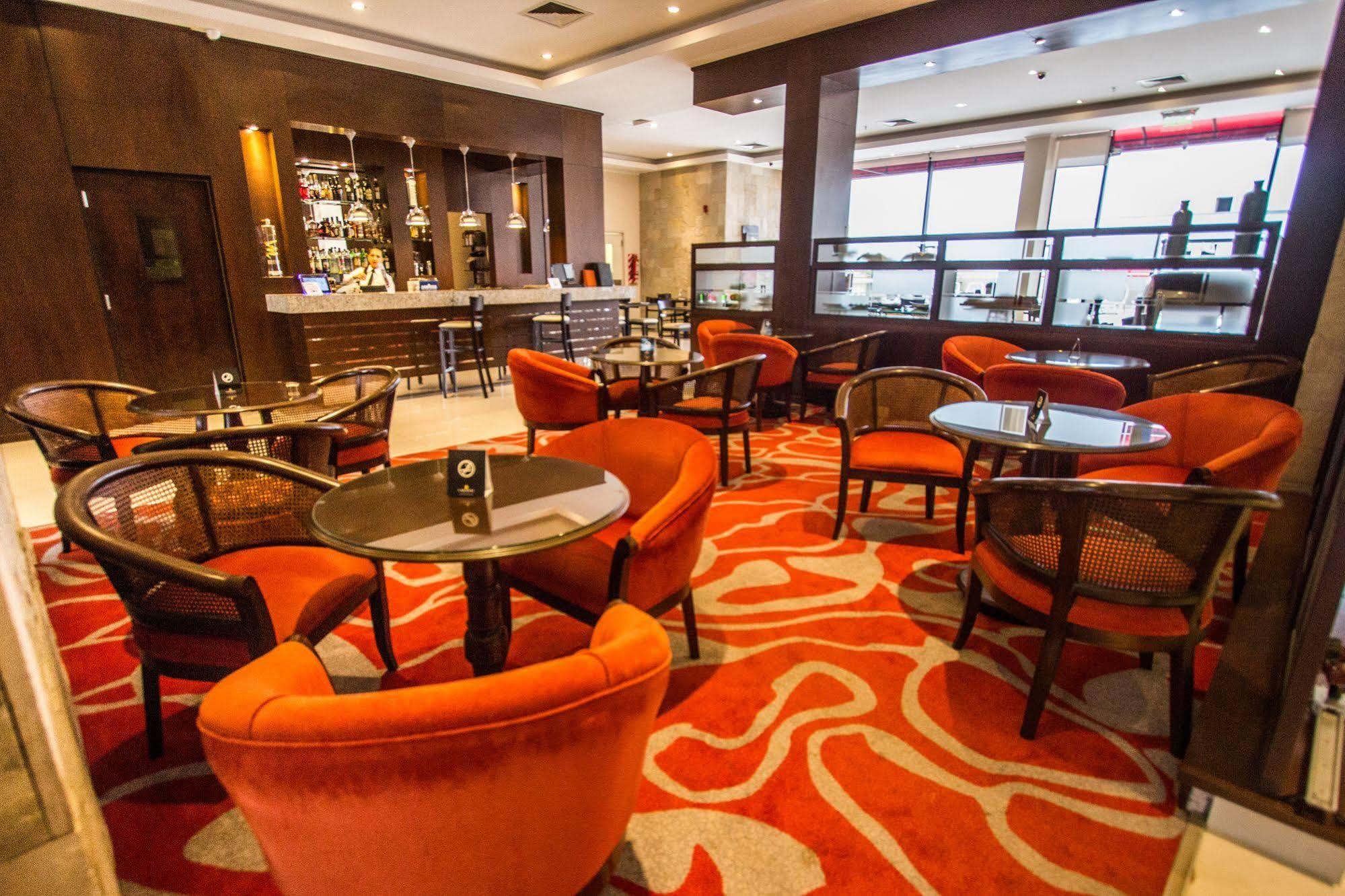 Carnaval Hotel Casino Encarnación Екстериор снимка The lounge at the airport
