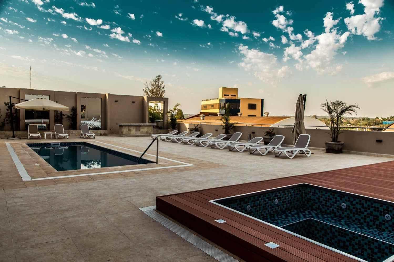 Carnaval Hotel Casino Encarnación Екстериор снимка Rooftop pool at the hotel