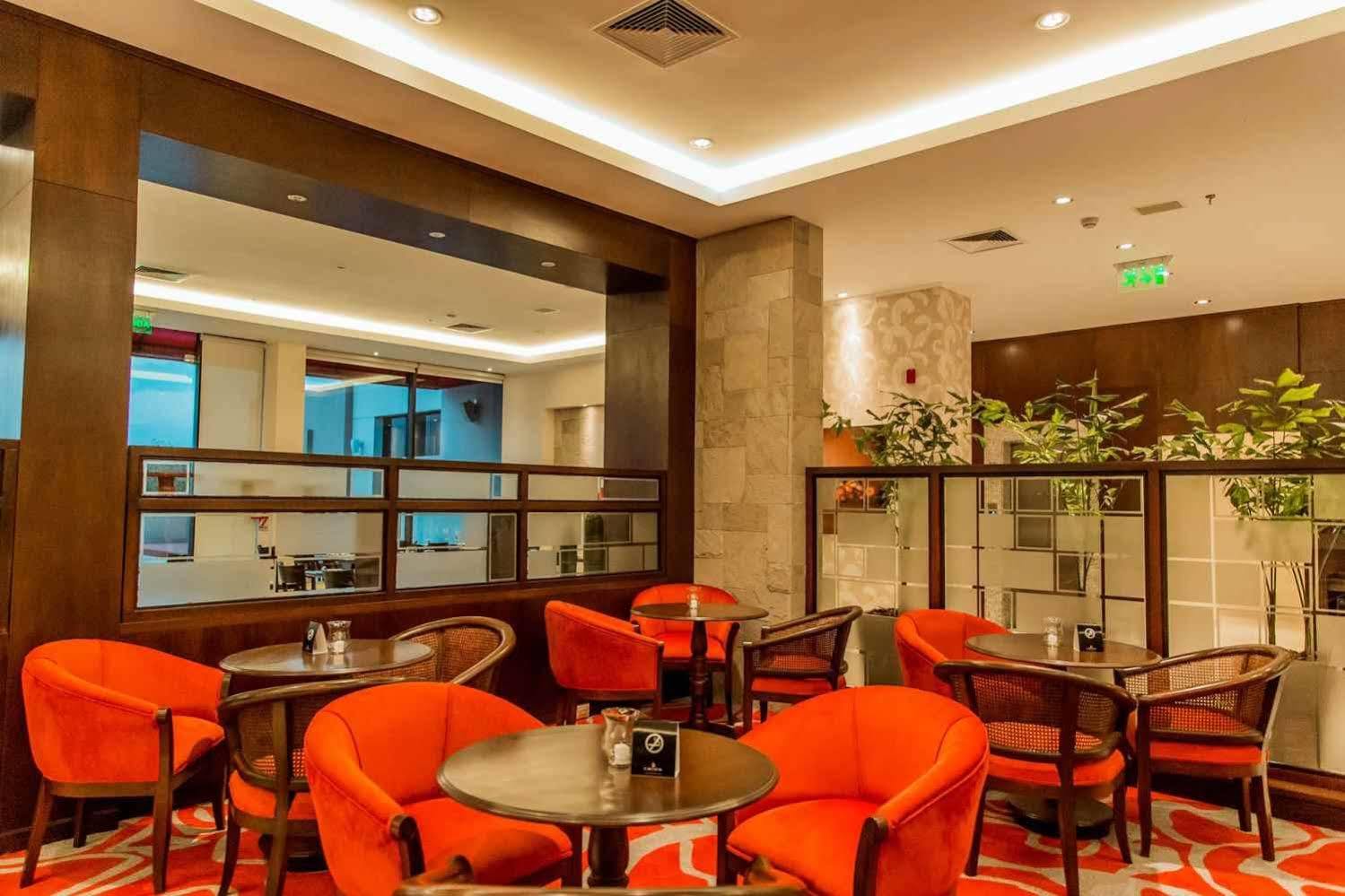 Carnaval Hotel Casino Encarnación Екстериор снимка The lounge at the airport